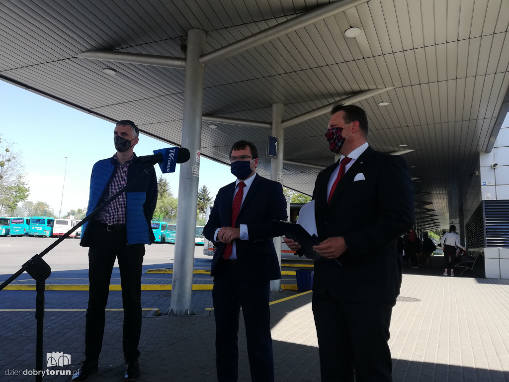 Konferencja PiS w obronie lokalnego transportu