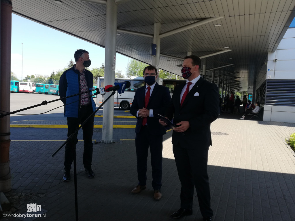 Konferencja PiS w obronie lokalnego transportu