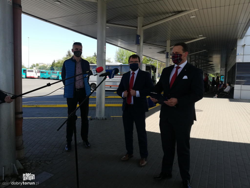 Konferencja PiS w obronie lokalnego transportu