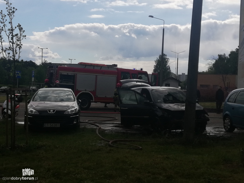 Pożar samochodu przy ul. Teligi