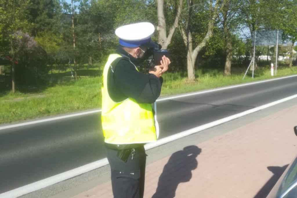 Policjanci mierzyli prędkość