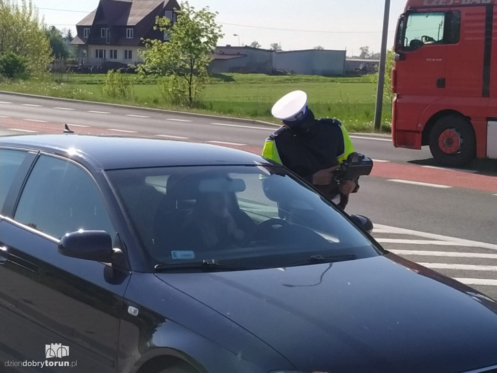Policjanci mierzyli prędkość