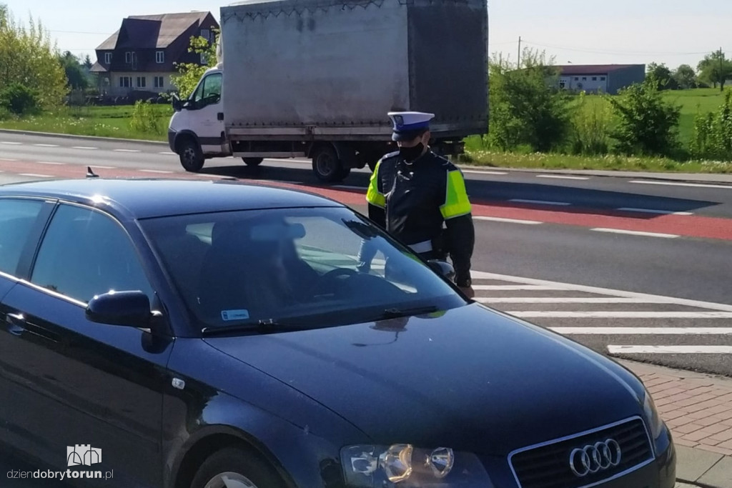 Policjanci mierzyli prędkość
