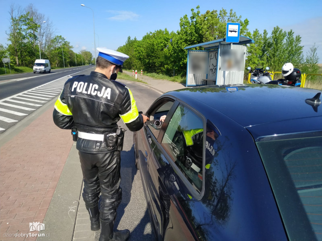 Policjanci mierzyli prędkość