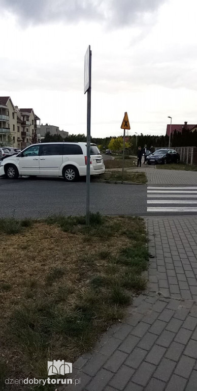 Kolizja dwóch aut na Wrzosach