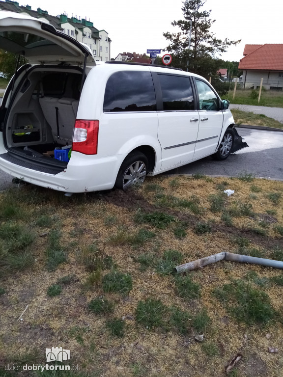 Kolizja dwóch aut na Wrzosach