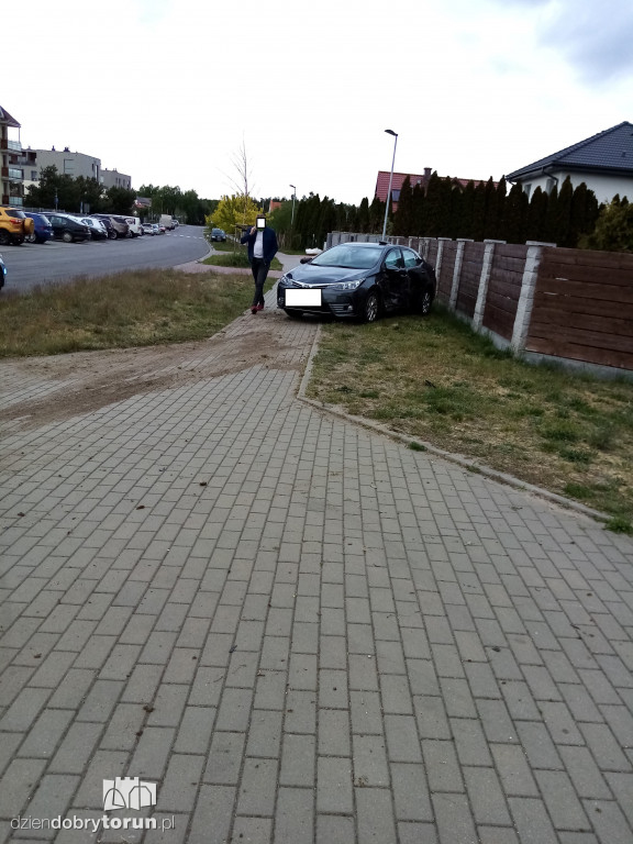 Kolizja dwóch aut na Wrzosach