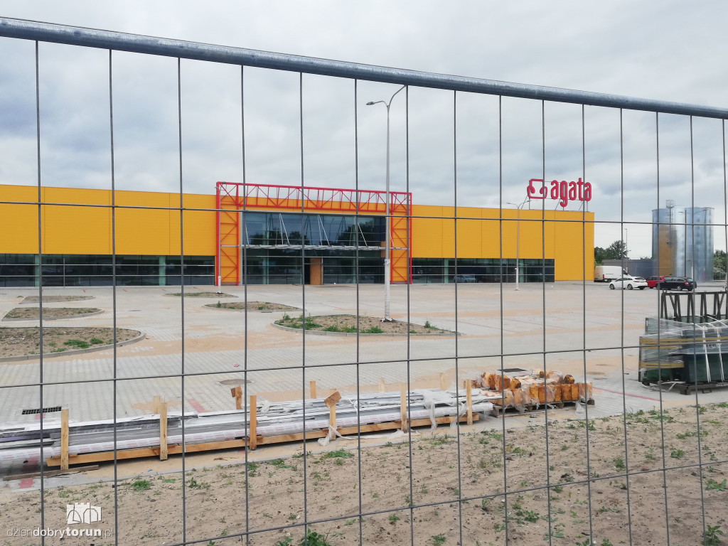 Salon meblowy Agata na finiszu