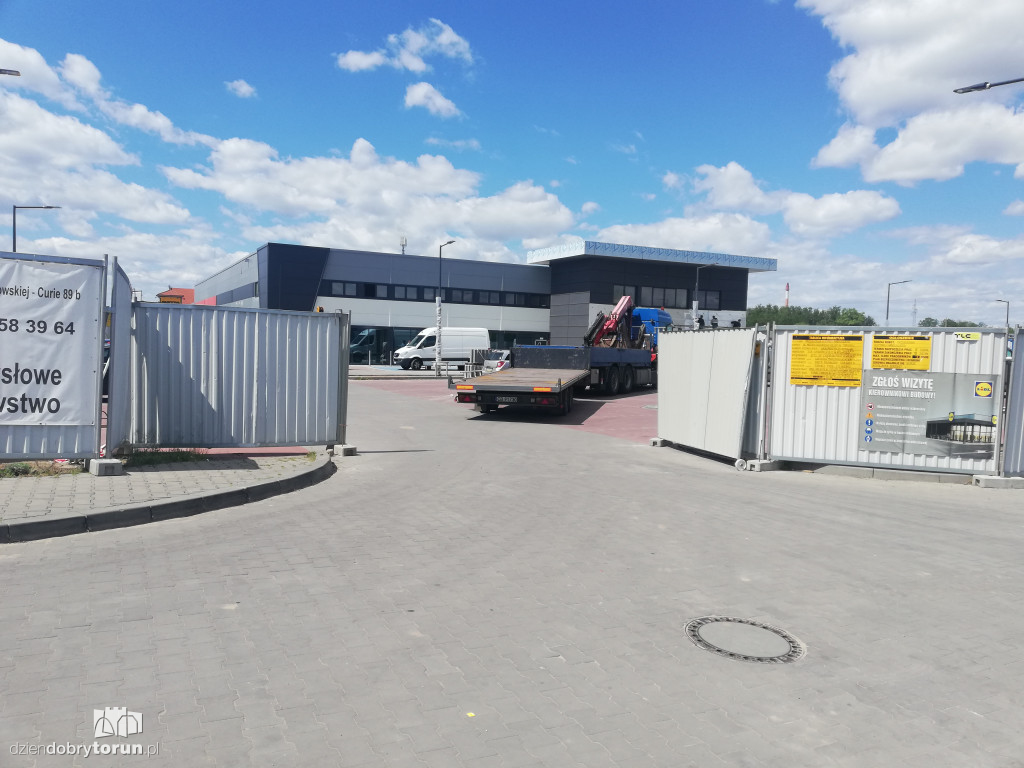 Niedługo otwarcie Lidla przy Niesiołowskiego