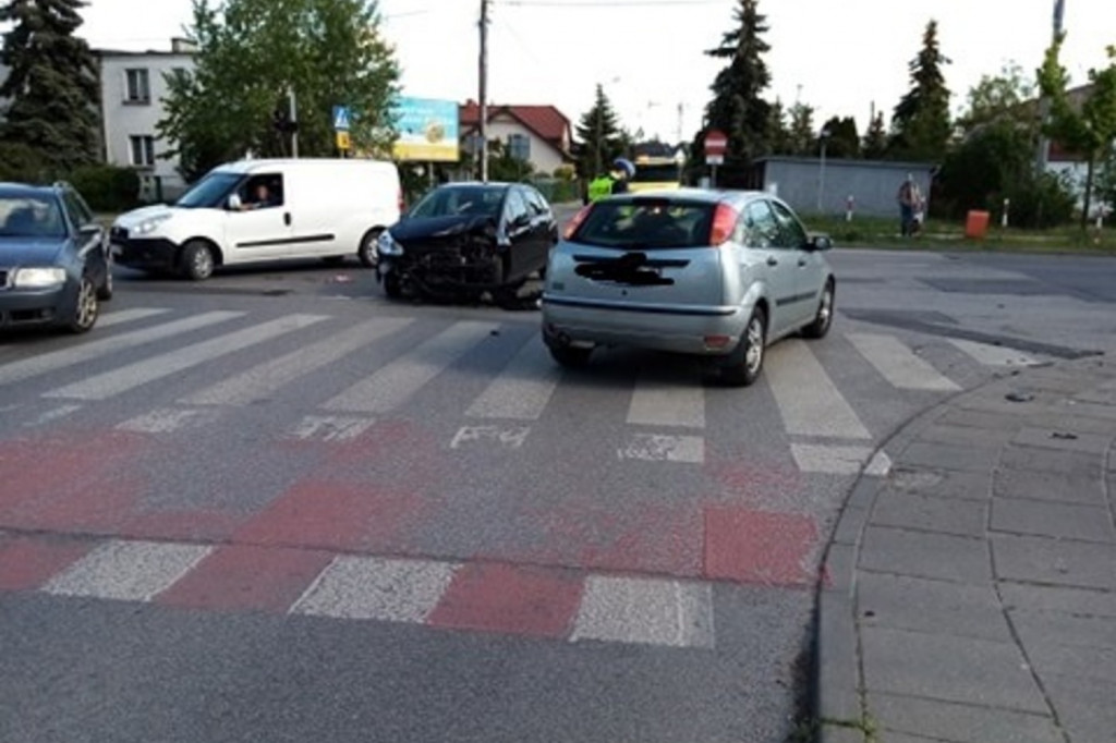 Zderzenie aut na osiedlu Koniuchy