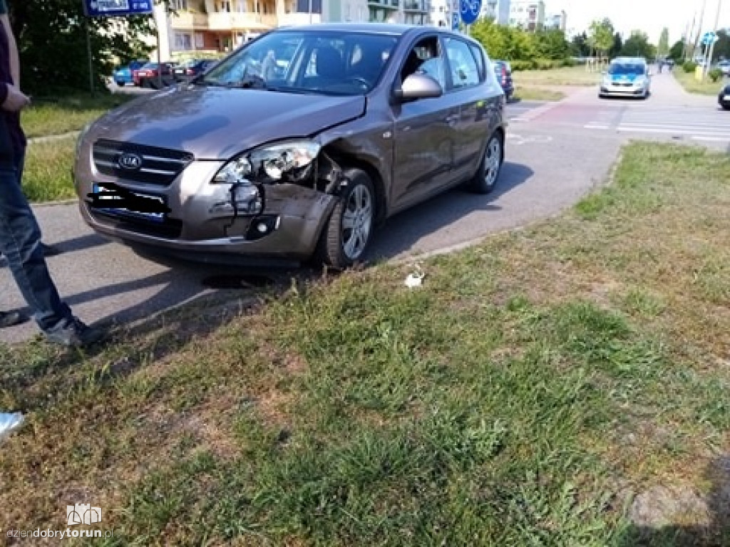 Zderzenie aut na osiedlu Koniuchy