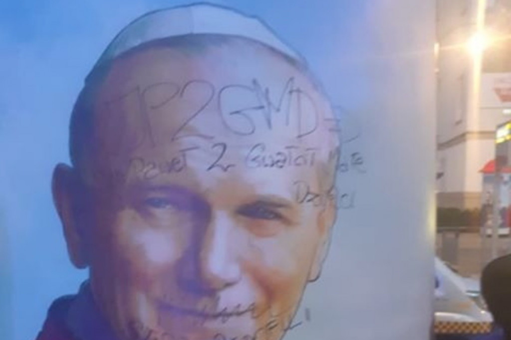 Kolejna dewastacja związana z Janem Pawłem II