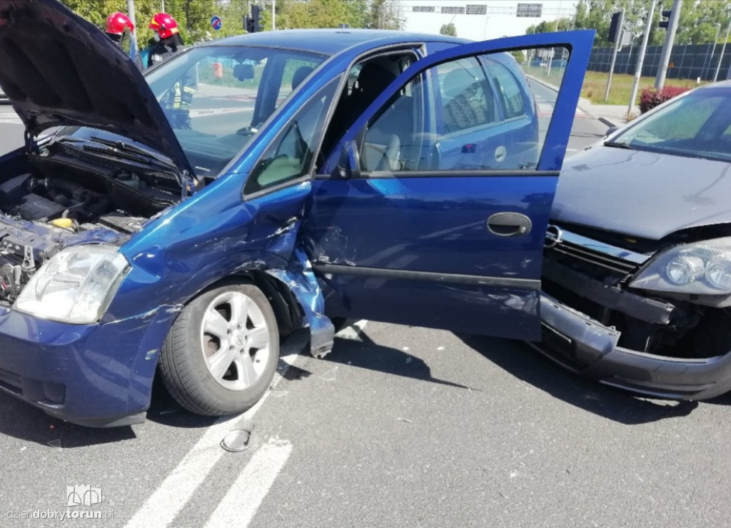 Kolizja dwóch aut przy Grudziądzkiej