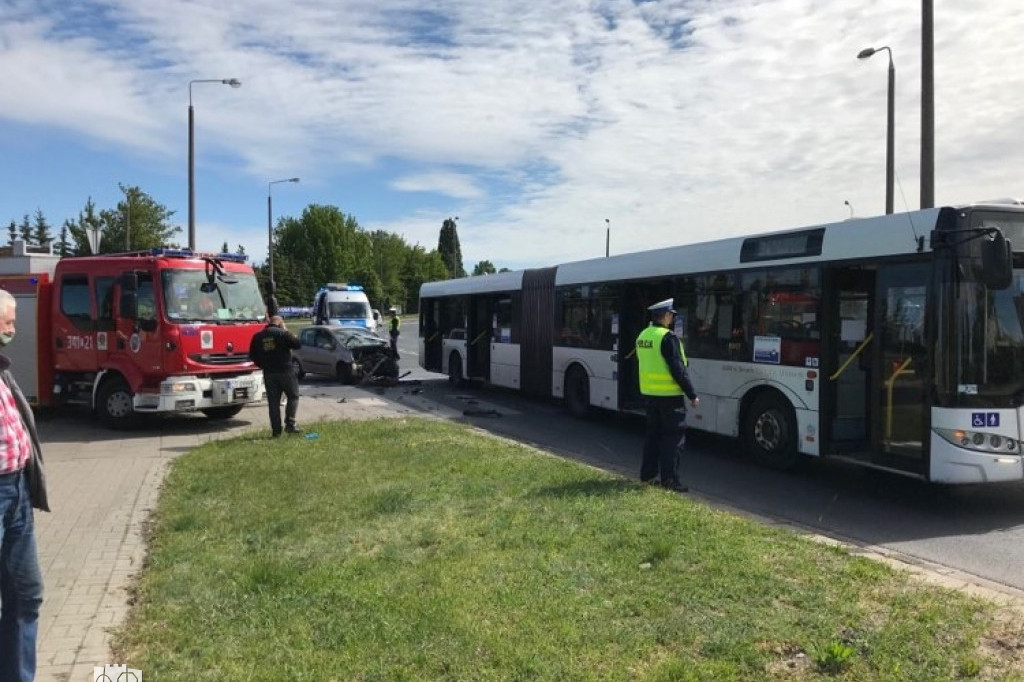 Kolejna kolizja z udziałem autobusu
