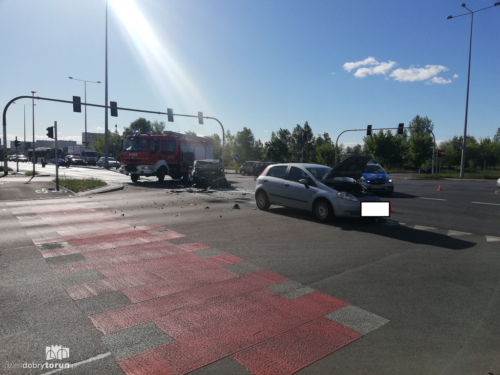 Wypadek  samochodów przy Szosie Lubickiej
