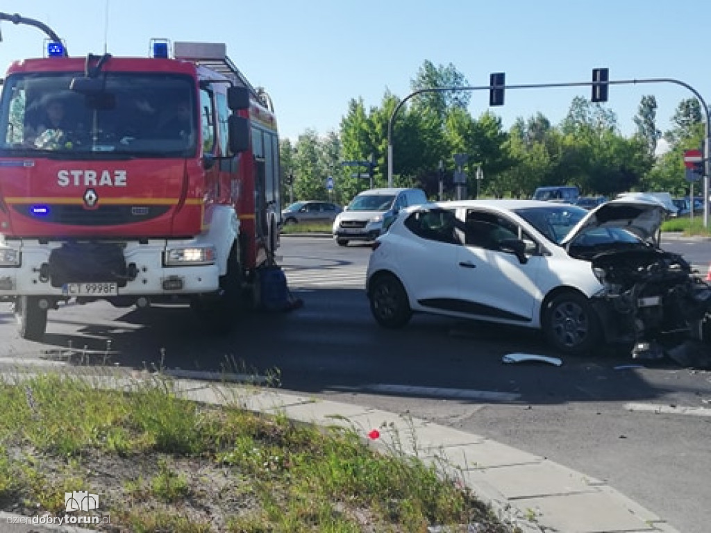 Wypadek  samochodów przy Szosie Lubickiej