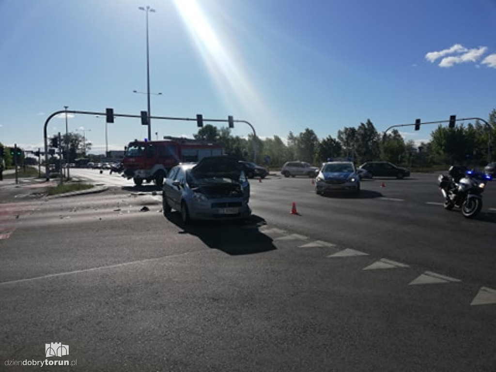 Wypadek  samochodów przy Szosie Lubickiej