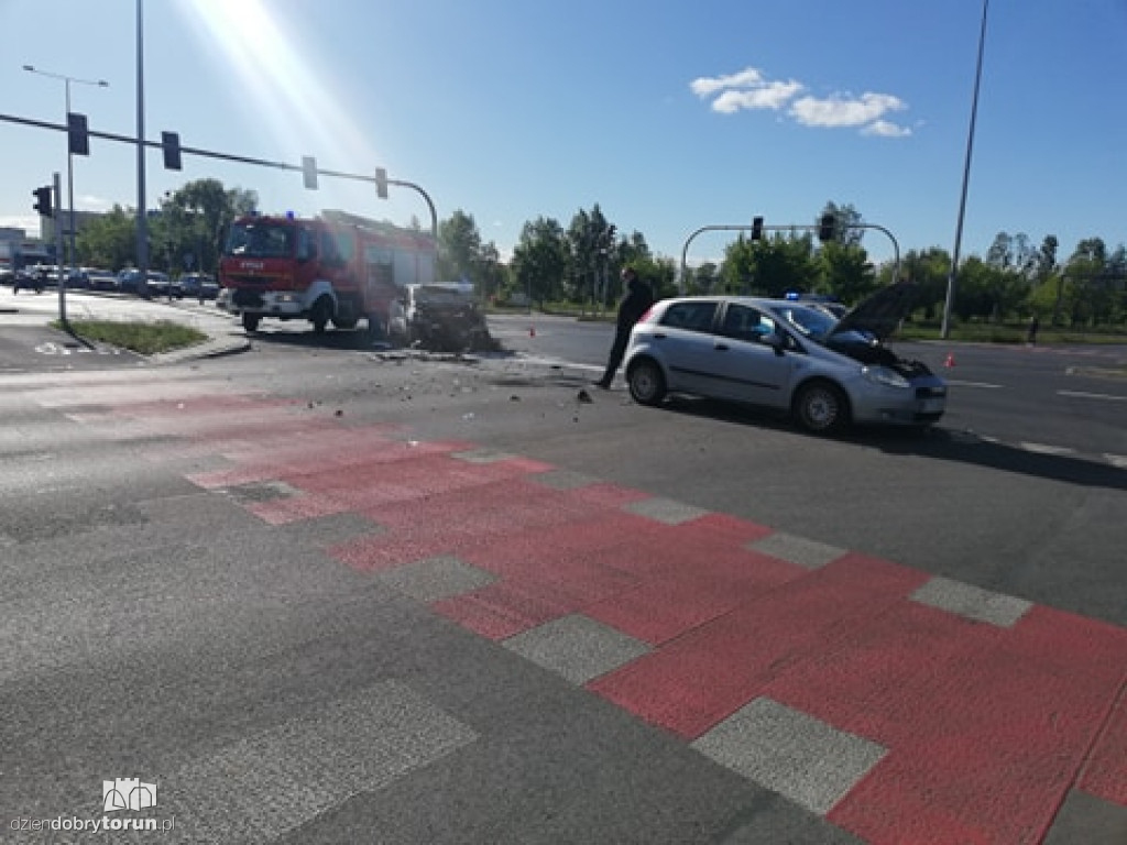 Wypadek  samochodów przy Szosie Lubickiej