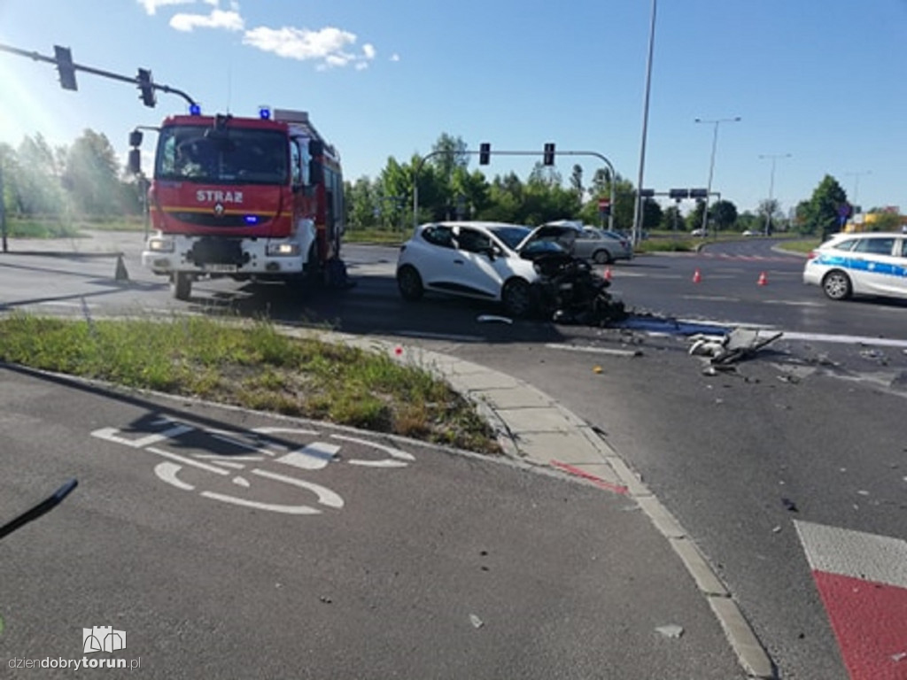 Wypadek  samochodów przy Szosie Lubickiej