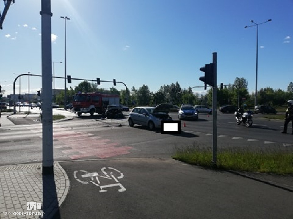 Wypadek  samochodów przy Szosie Lubickiej