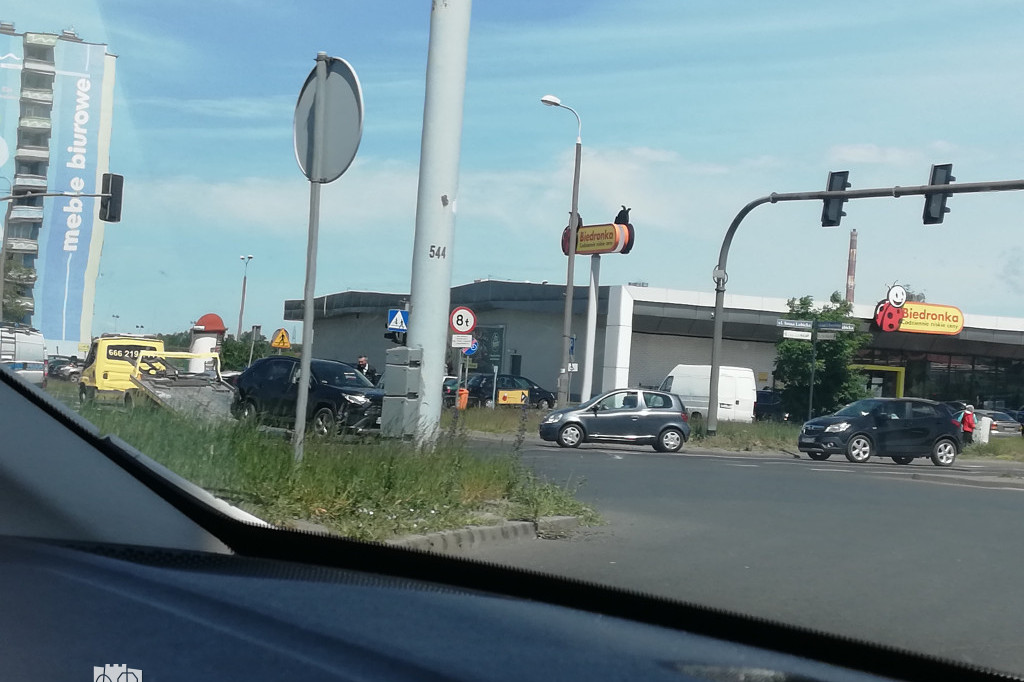 Kolizja aut przy Dziewulskiego