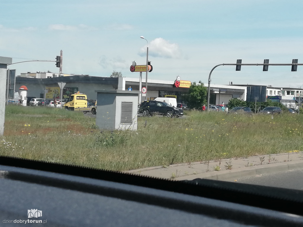 Kolizja aut przy Dziewulskiego
