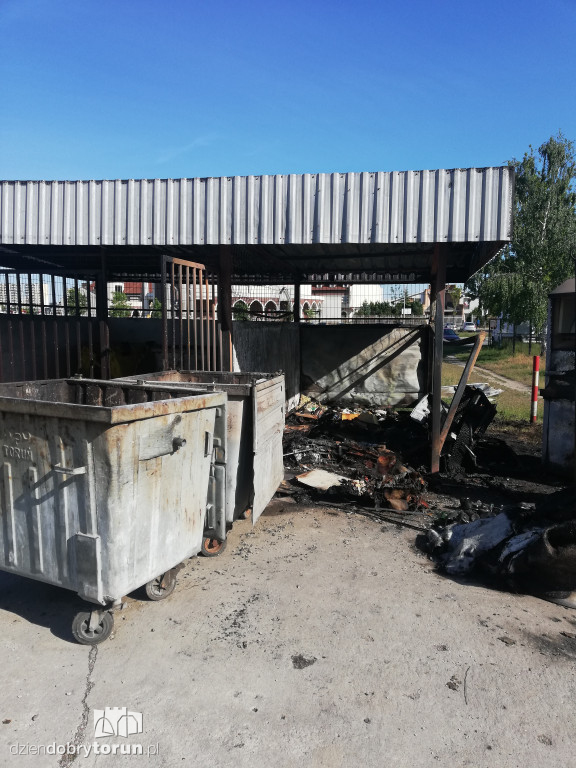 Pożar boksu śmietnikowego przy Suleckiego