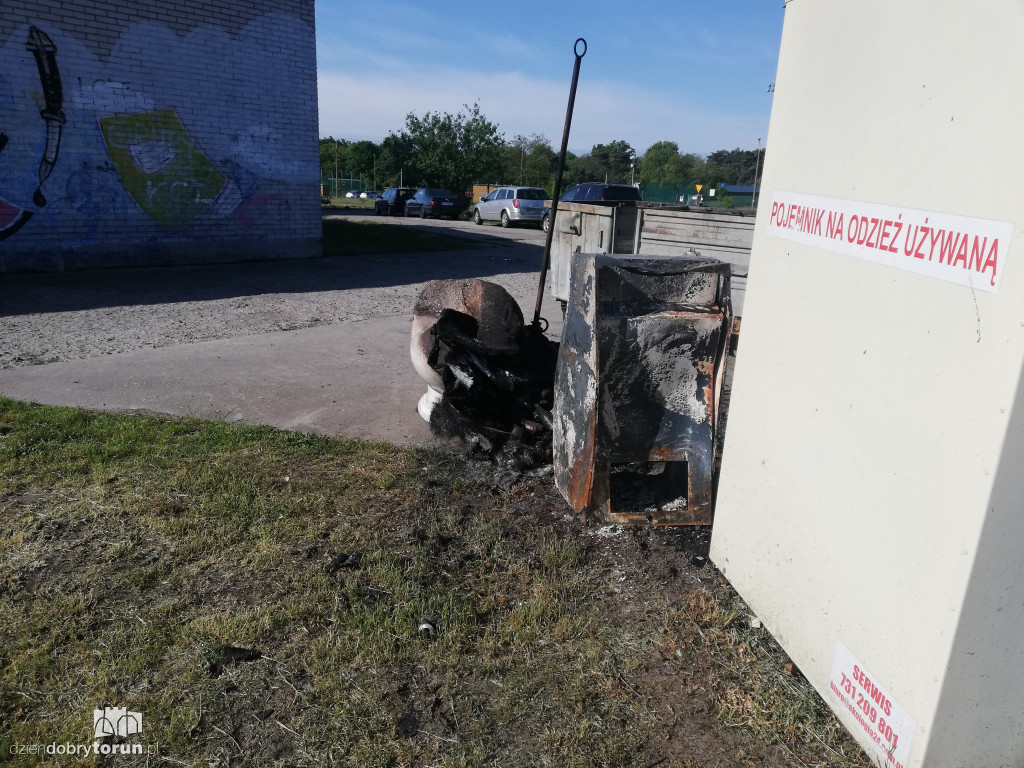 Pożar boksu śmietnikowego przy Suleckiego