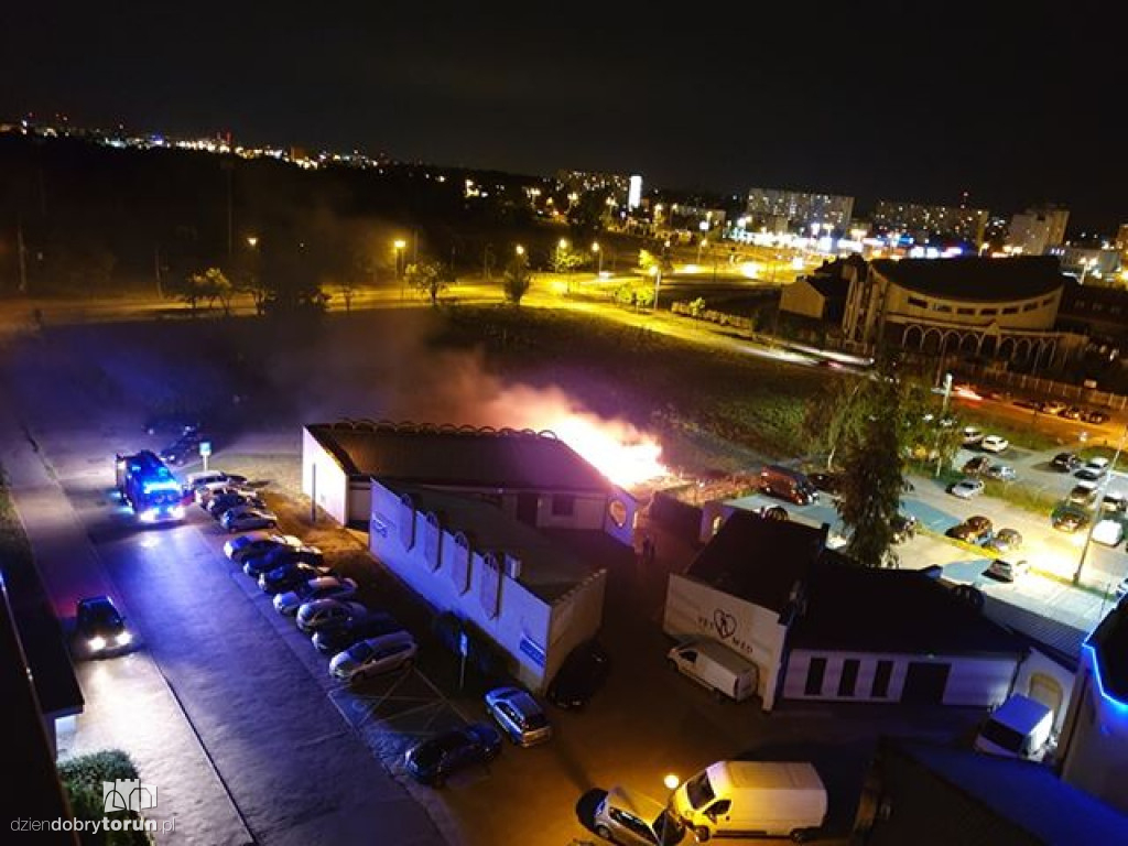 Pożar boksu śmietnikowego przy Suleckiego