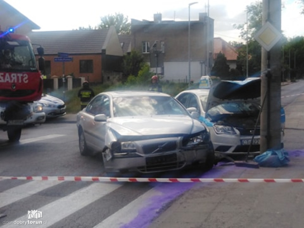 Groźne zderzenie przy ul. 63. Pułku Piechoty