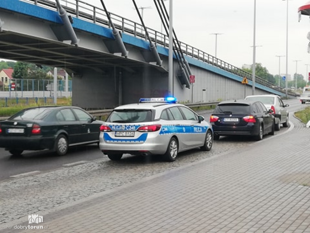 Kolizja dwóch aut na placu Daszyńskiego
