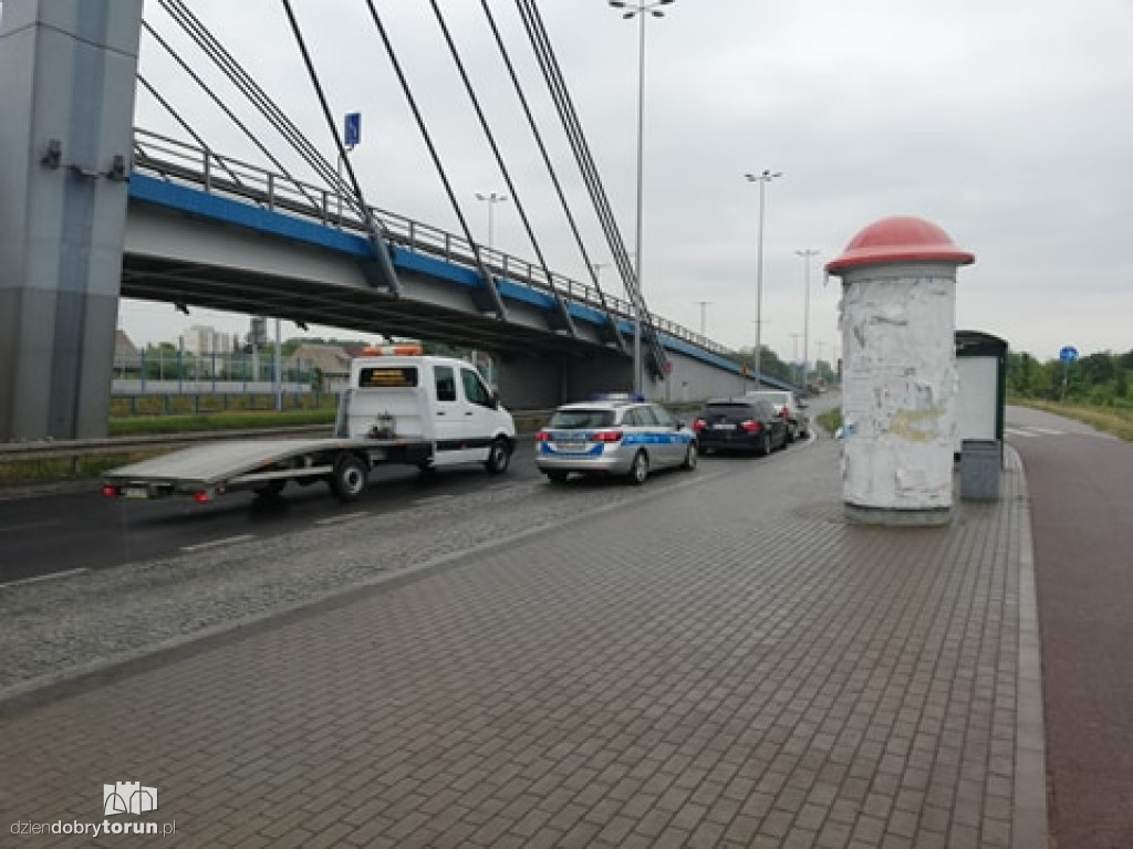 Kolizja dwóch aut na placu Daszyńskiego