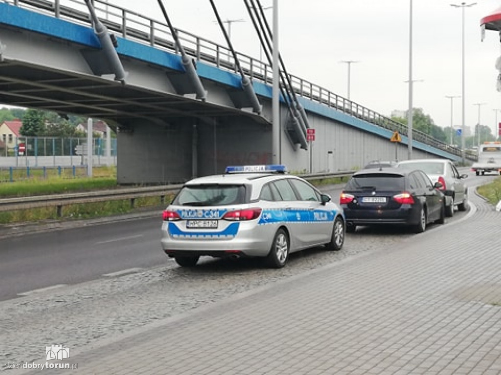 Kolizja dwóch aut na placu Daszyńskiego