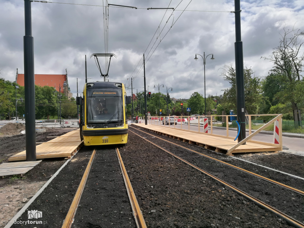 Tramwaje wróciły na Plac Rapackiego