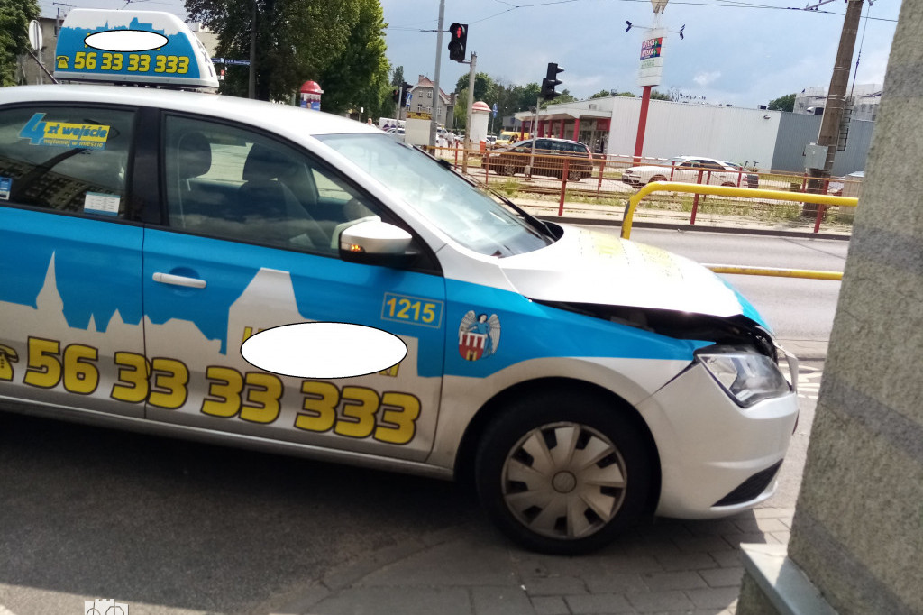 Kolizja z udziałem dwóch pojazdów