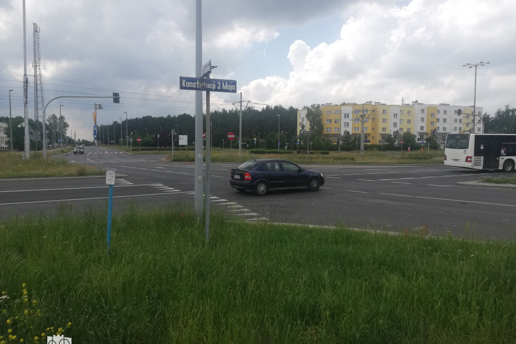 Kolizja autobusu z samochodem