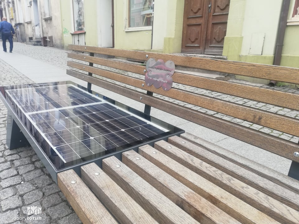 Ławeczka Chopina przy Mostowej