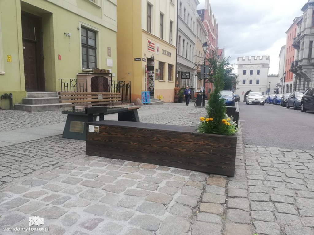 Ławeczka Chopina przy Mostowej