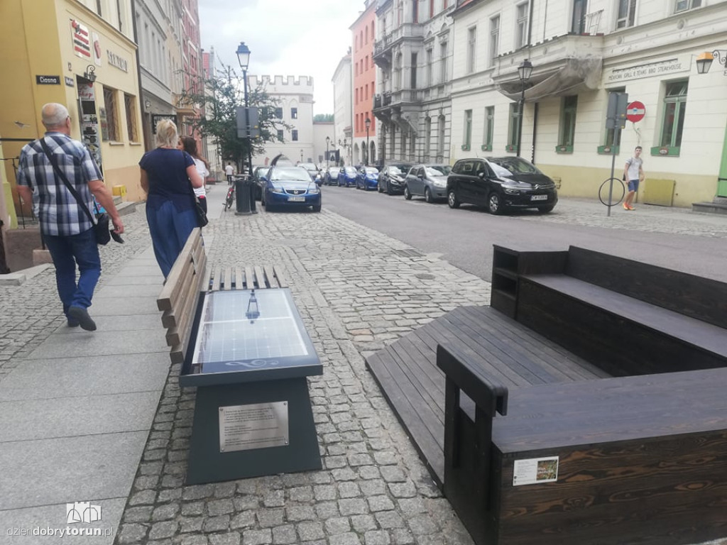Ławeczka Chopina przy Mostowej