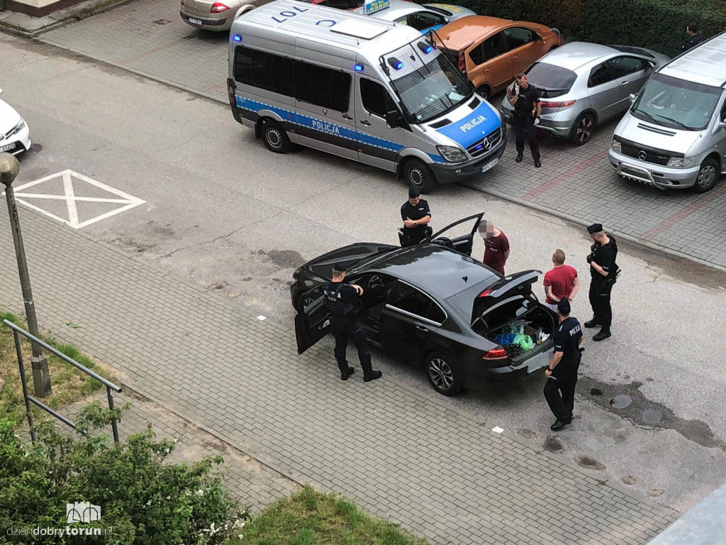 Toruń: policja zabezpieczyła nielegalny towar