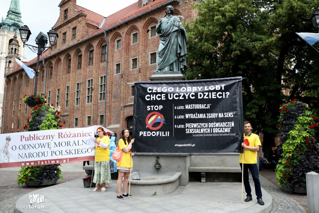 Publiczny różaniec za grzechy sodomii