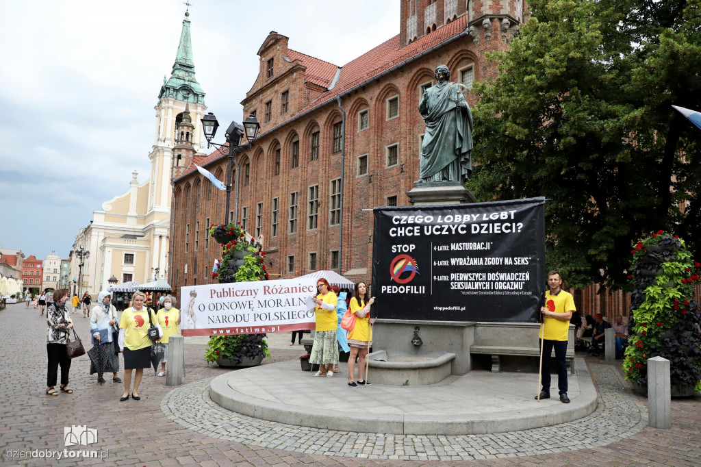 Publiczny różaniec za grzechy sodomii