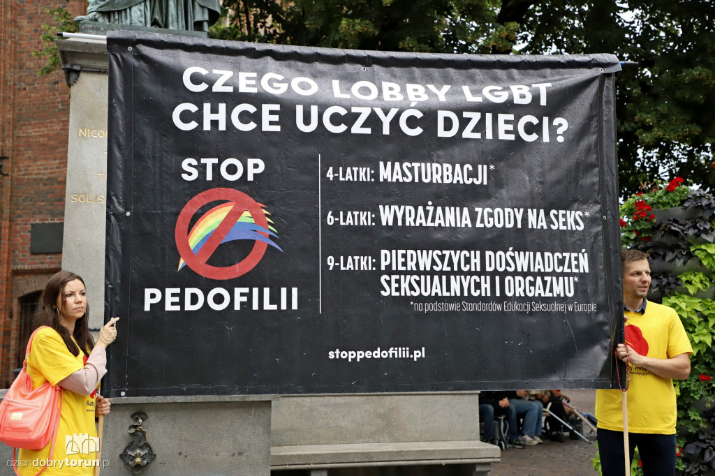 Publiczny różaniec za grzechy sodomii