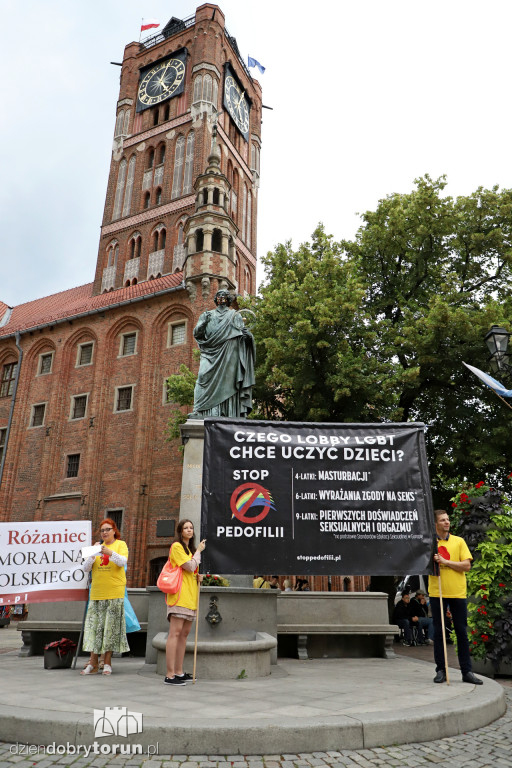 Publiczny różaniec za grzechy sodomii