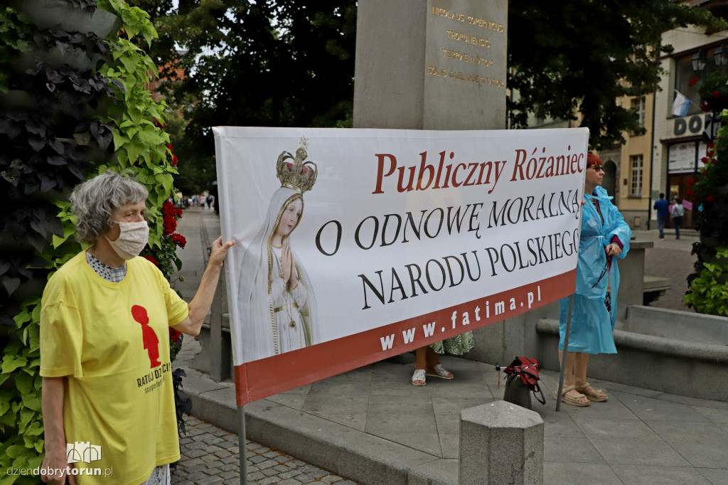 Publiczny różaniec za grzechy sodomii