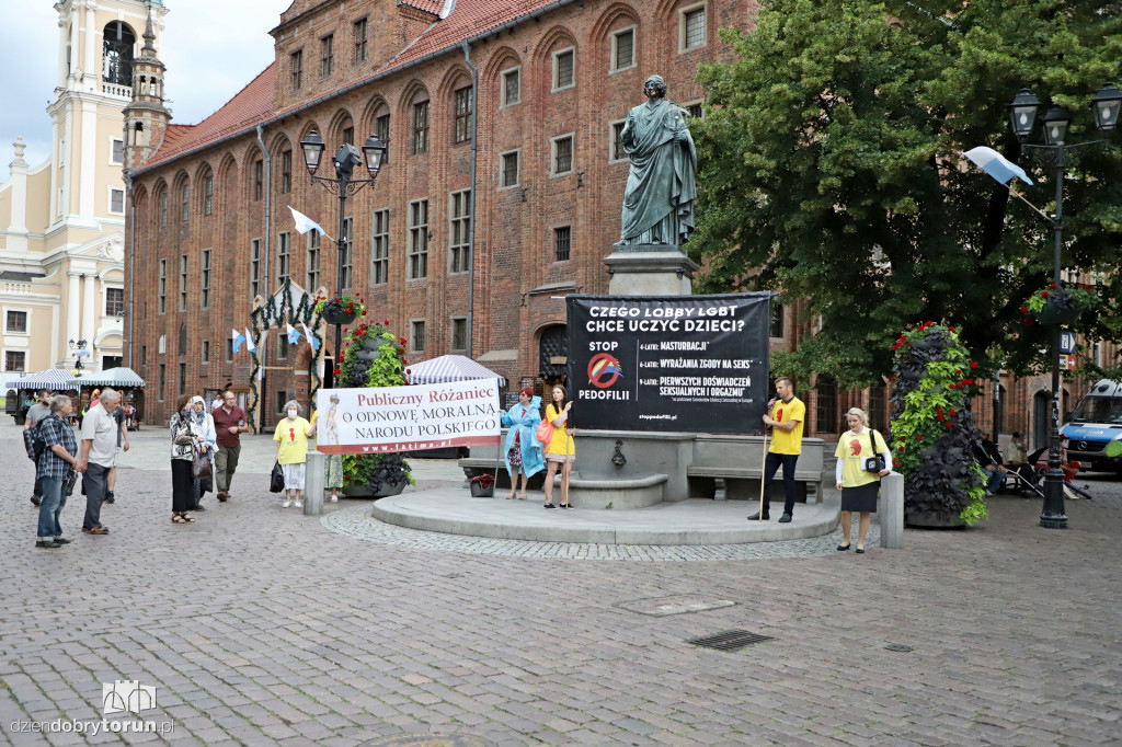 Publiczny różaniec za grzechy sodomii