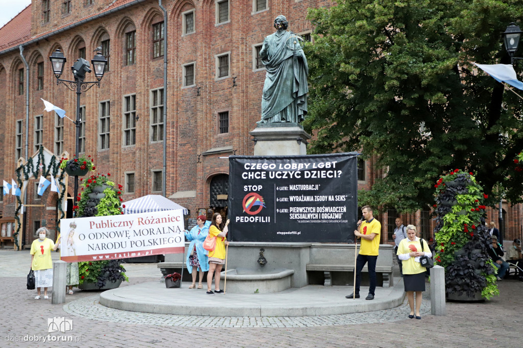 Publiczny różaniec za grzechy sodomii