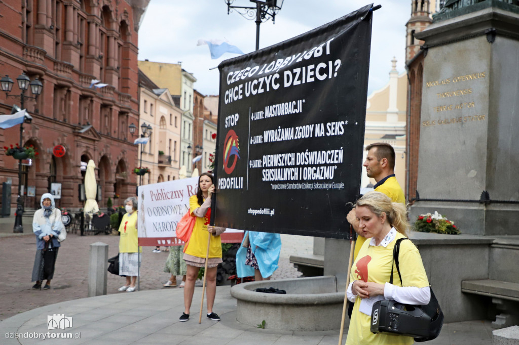 Publiczny różaniec za grzechy sodomii