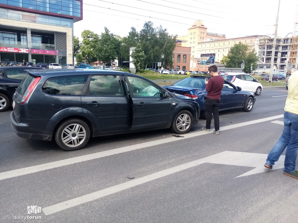Zderzenie samochodów przy Kościuszki