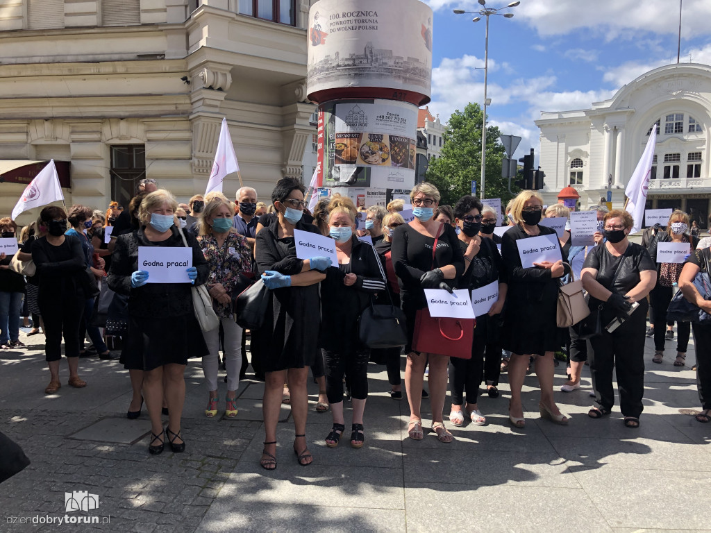 Toruń: protest pracowników oświaty